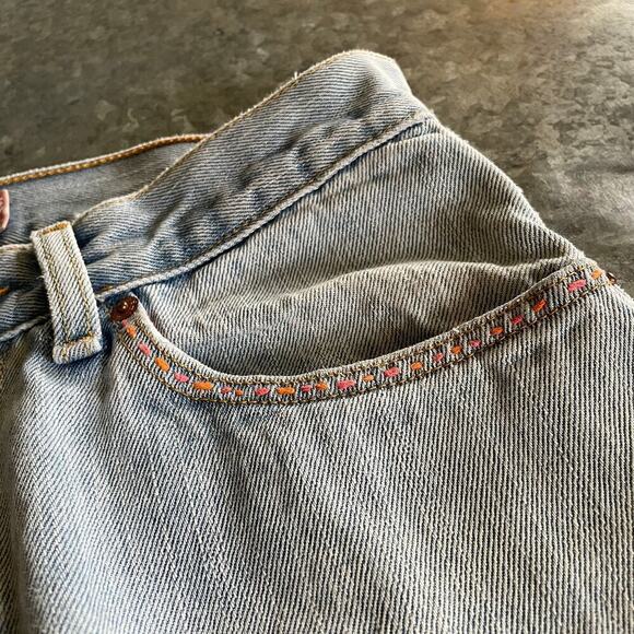 Vintage Levi's 505 Regular Fit Embroidered Denim Jeans 31x32 (31x31) Light Wash - Picture 12 of 16